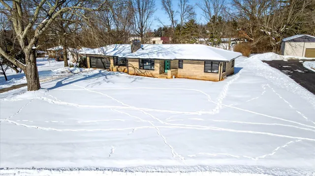 $649,900 | 301 East Glendora Drive, Bloomington, IN 47408