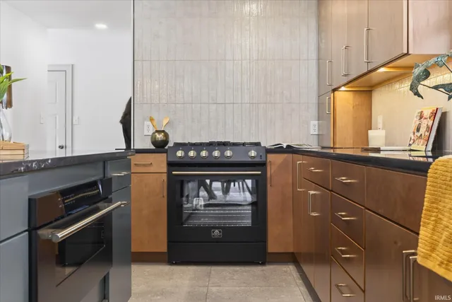 $649,900 | 301 East Glendora Drive, Bloomington, IN 47408