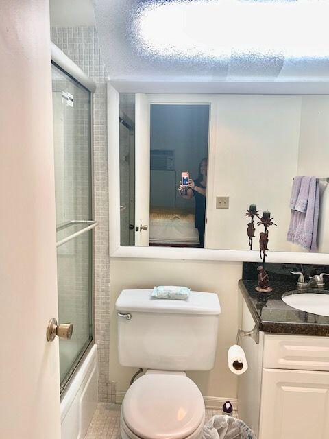 6 Preston A Boca Raton, FL 33434 - Photo 11 of 22 Master Bathroom