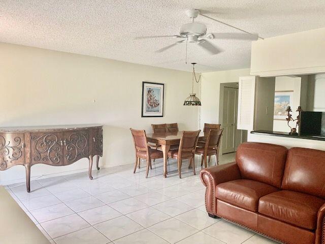 6 Preston A Boca Raton, FL 33434 - Photo 7 of 22 Living / Dining