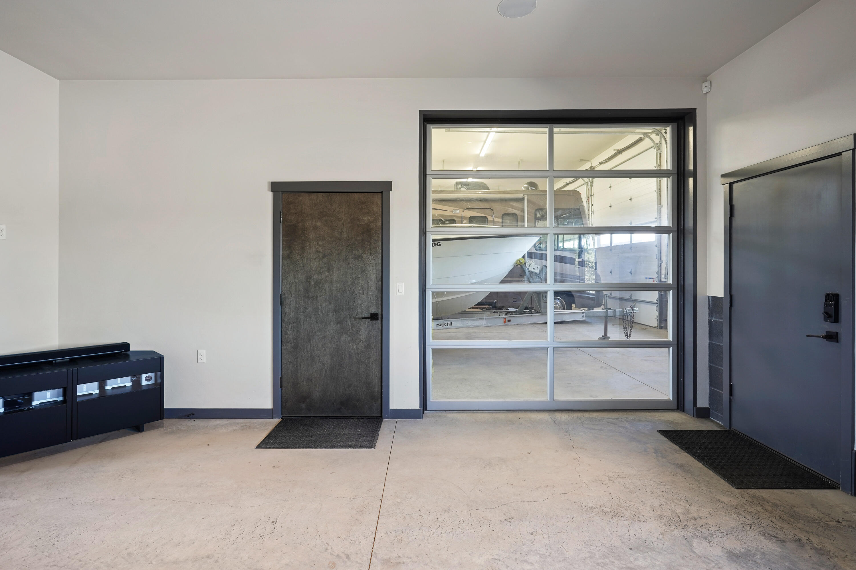 65040 Collins Road Bend, OR 97703 - Photo 42 of 57 38