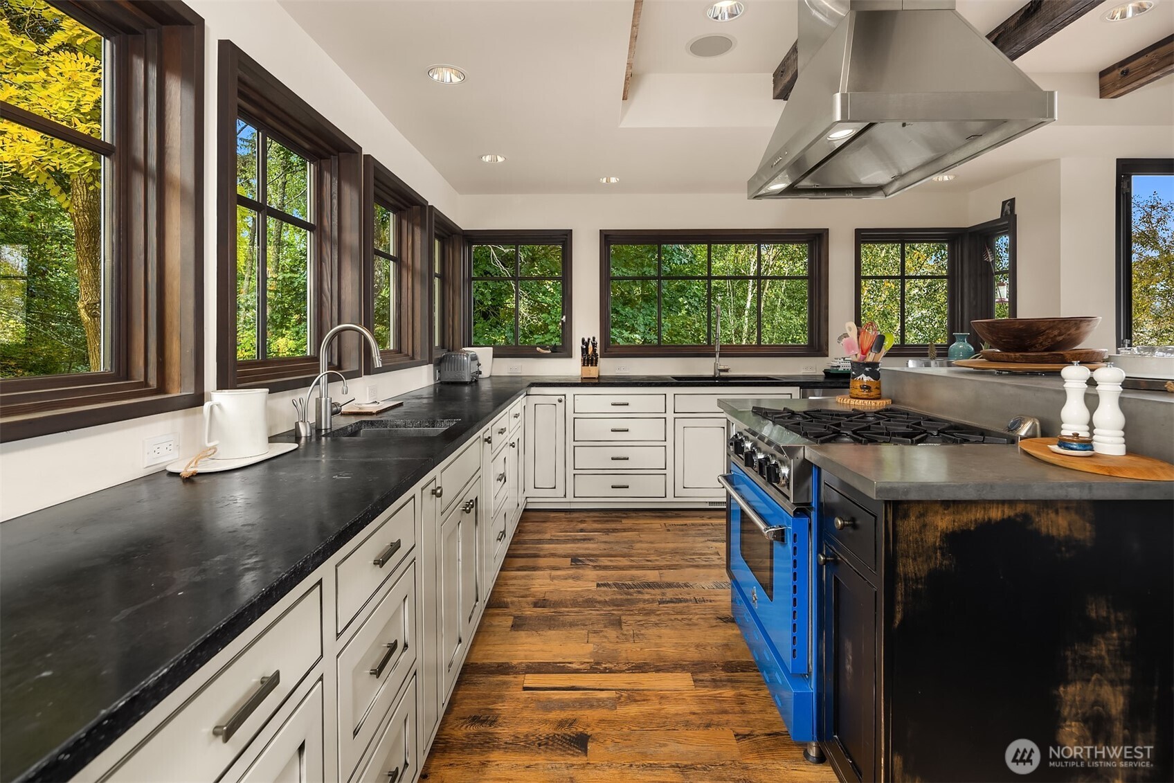 12020 Southwest Cedarhurst Road Vashon, WA 98070 - Photo 12 of 40 Gallery Image 12