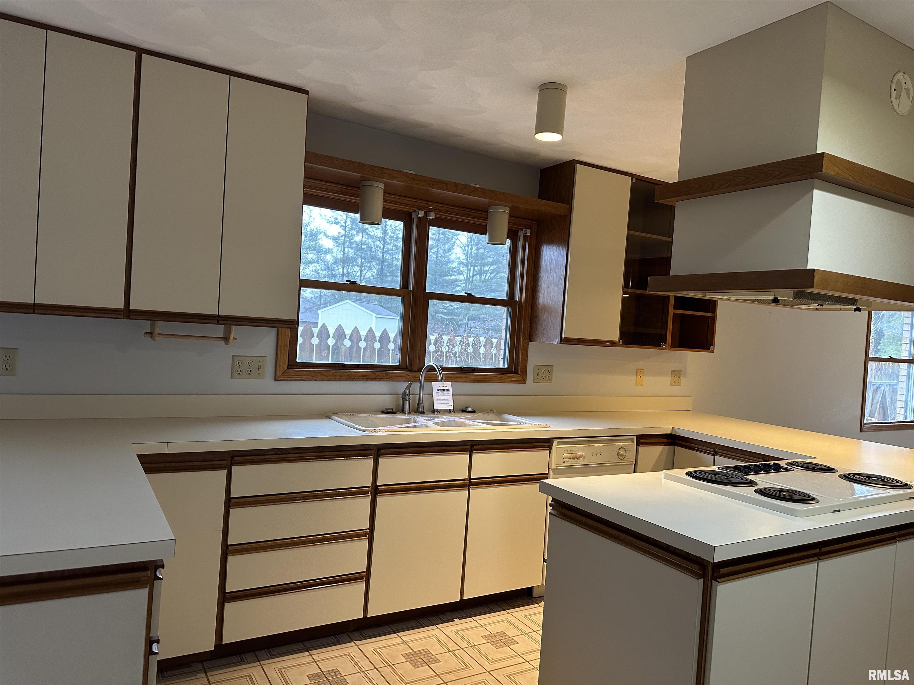 2801 East Richview Road Mount Vernon, IL 62864 - Photo 18 of 45 Gallery Image 18