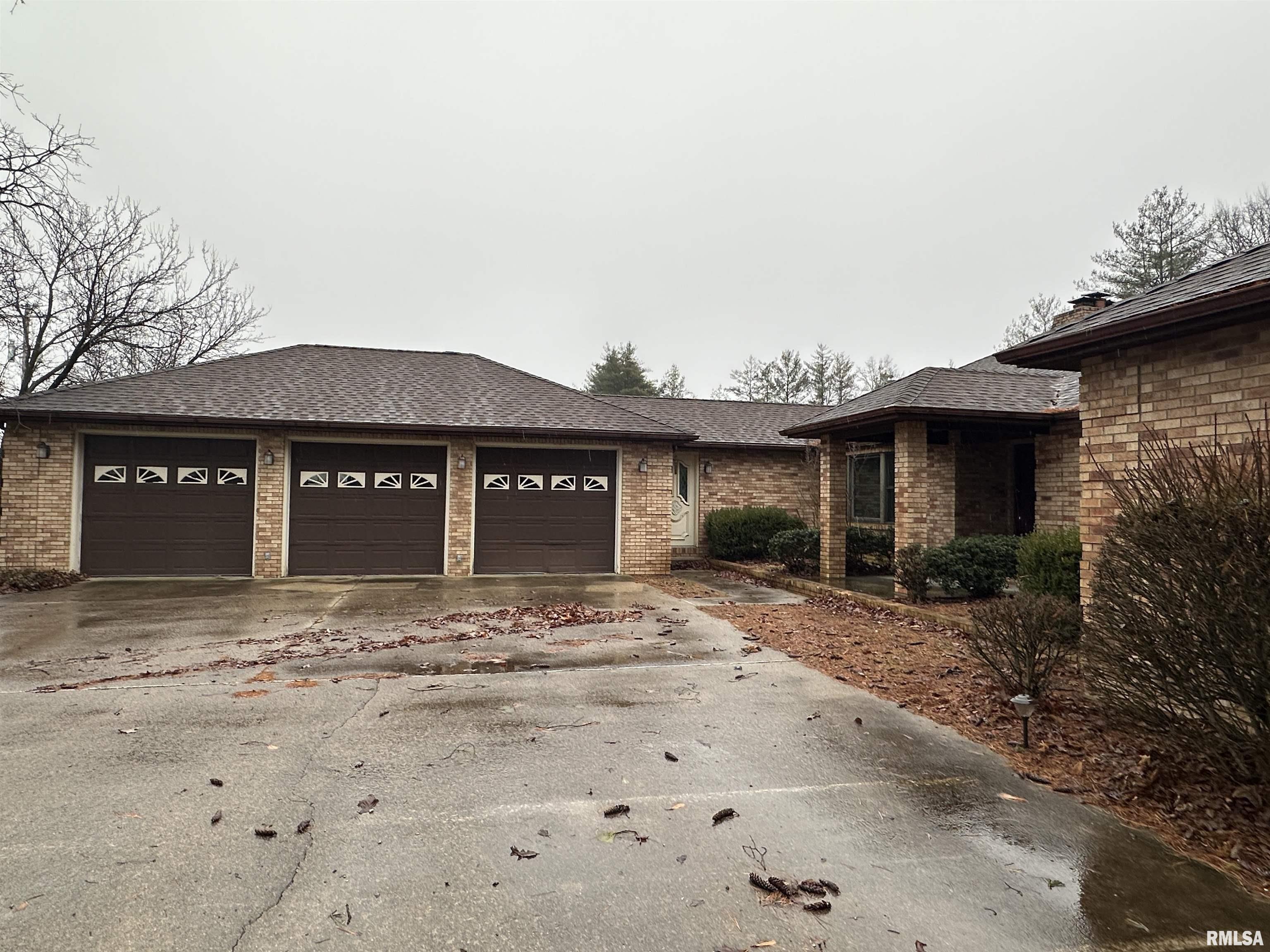2801 East Richview Road Mount Vernon, IL 62864 - Photo 2 of 45 Gallery Image 2