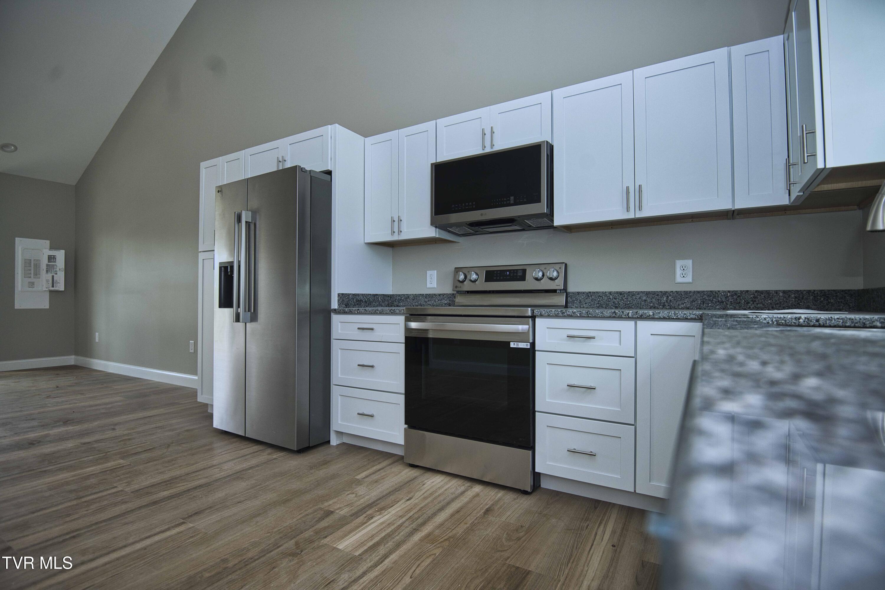 1720 Pendleton Street Kingsport, TN 37660 - Photo 6 of 20 Pendleton_2