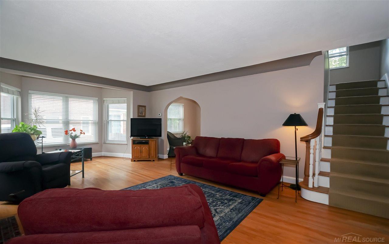 811 Lincoln Road Grosse Pointe, MI 48230 - Photo 3 of 43