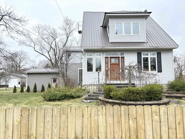 $445,000 | 1318 East Broadway Street, Mount Pleasant, MI 48858