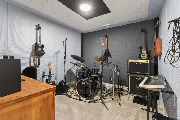 $780,000 | 26567 145th Street Northwest, Zimmerman, MN 55398