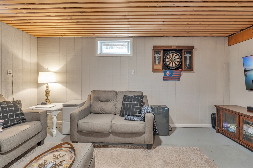 62 Coal Kiln Road Princeton, MA 01541 - Photo 32 of 41 a living room with furniture