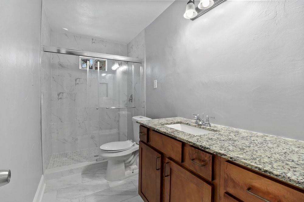 3910 Shelley Boulevard Dallas, TX 75211 - Photo 11 of 37