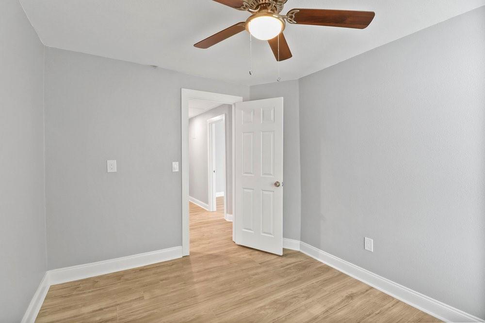 3910 Shelley Boulevard Dallas, TX 75211 - Photo 18 of 37