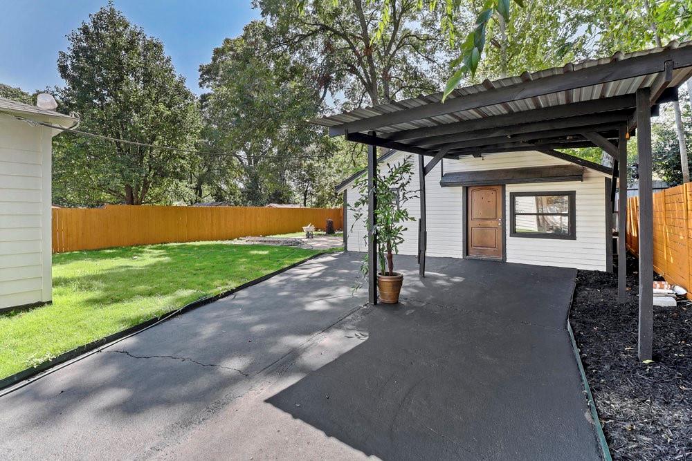 3910 Shelley Boulevard Dallas, TX 75211 - Photo 24 of 37