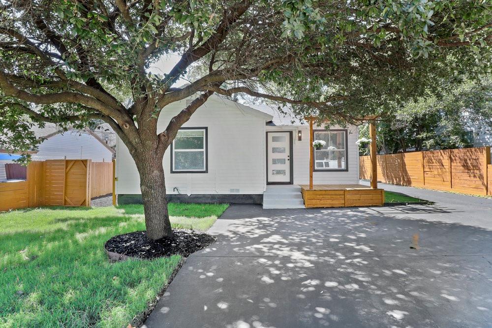 3910 Shelley Boulevard Dallas, TX 75211 - Photo 3 of 37