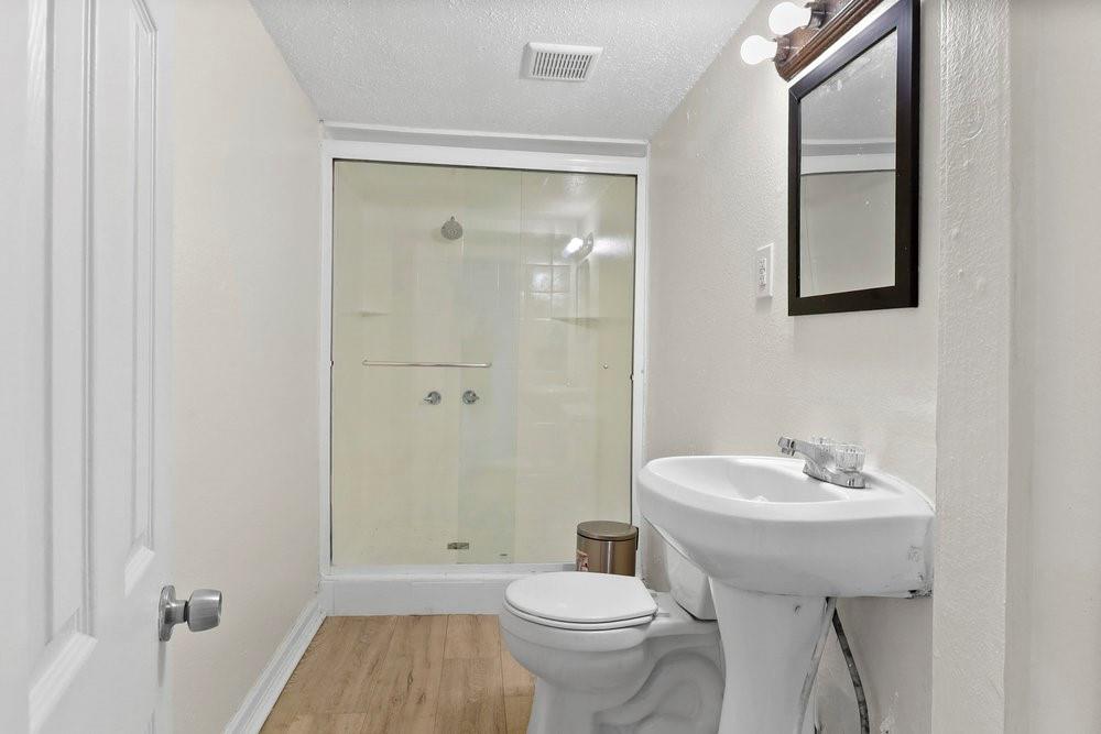 3910 Shelley Boulevard Dallas, TX 75211 - Photo 33 of 37