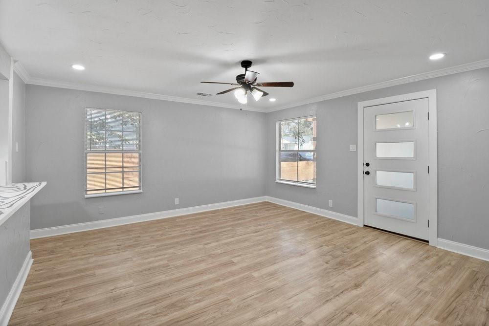 3910 Shelley Boulevard Dallas, TX 75211 - Photo 7 of 37