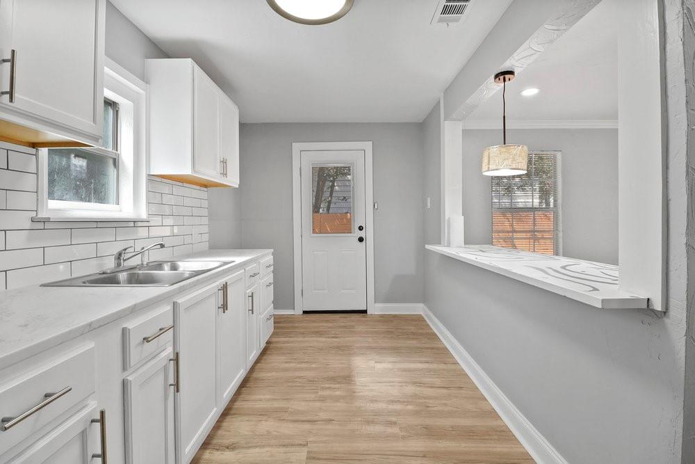 3910 Shelley Boulevard Dallas, TX 75211 - Photo 9 of 37