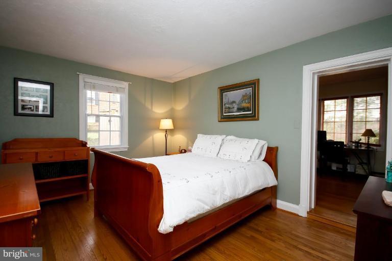 203 Hamilton Avenue Silver Spring, MD 20901 - Photo 16 of 21 Guest bedroom
