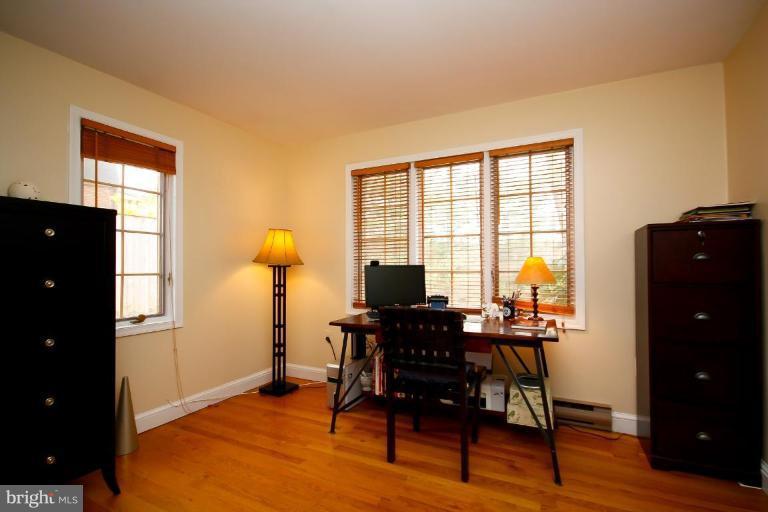 203 Hamilton Avenue Silver Spring, MD 20901 - Photo 9 of 21 Office/Den