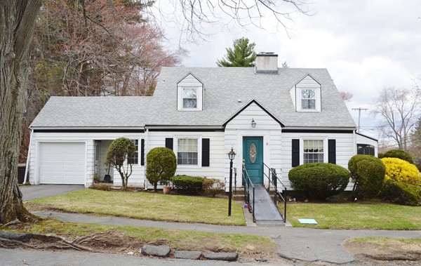 3 Lansing Road Lynn, MA 01904 - Photo 1 of 20 Gallery Image 1