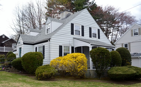 3 Lansing Road Lynn, MA 01904 - Photo 3 of 20 Gallery Image 3