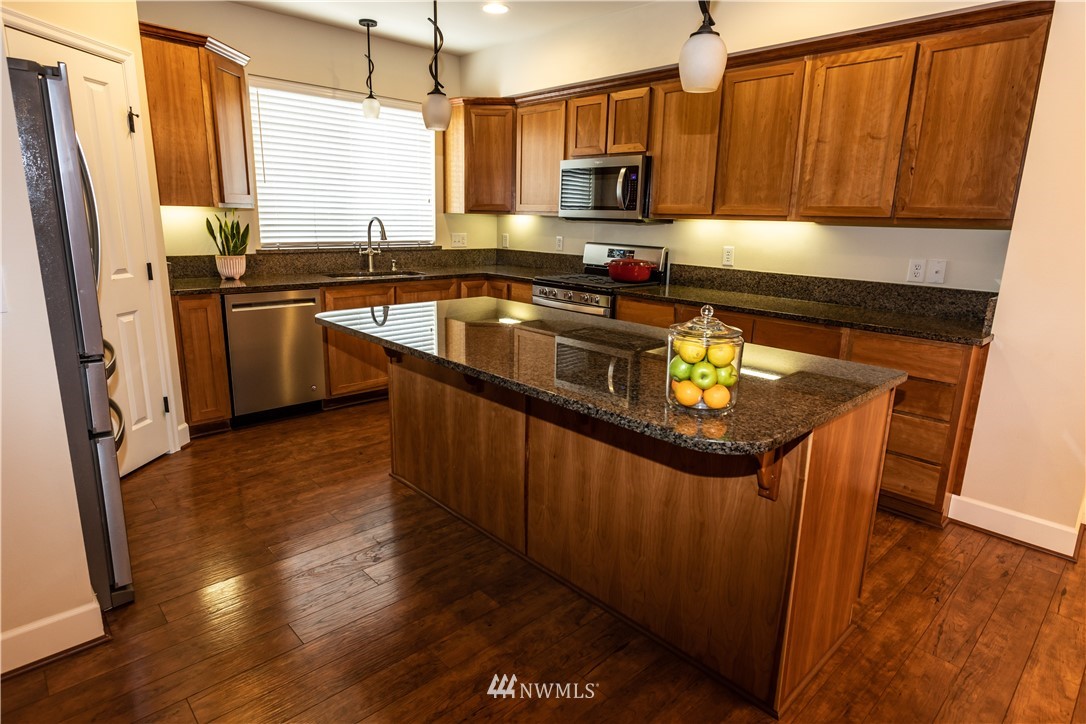 325 Chelan Place Northeast, Unit D2 Renton, WA 98059 - Photo 11 of 29