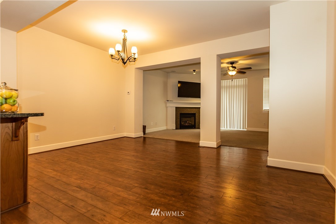 325 Chelan Place Northeast, Unit D2 Renton, WA 98059 - Photo 14 of 29