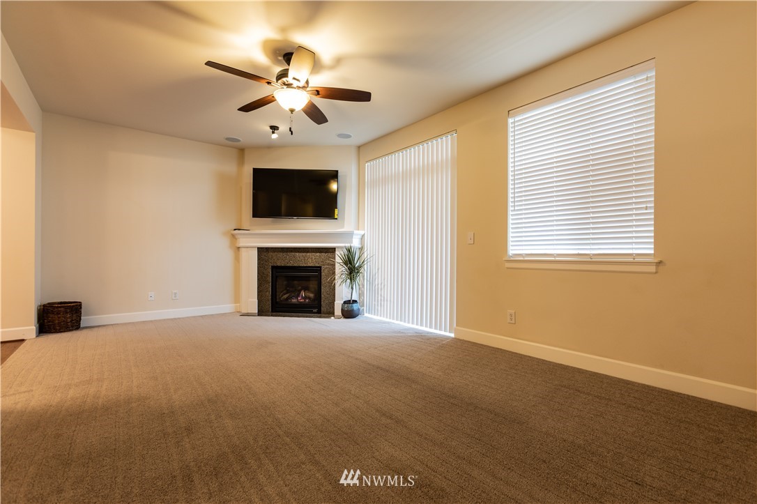 325 Chelan Place Northeast, Unit D2 Renton, WA 98059 - Photo 16 of 29