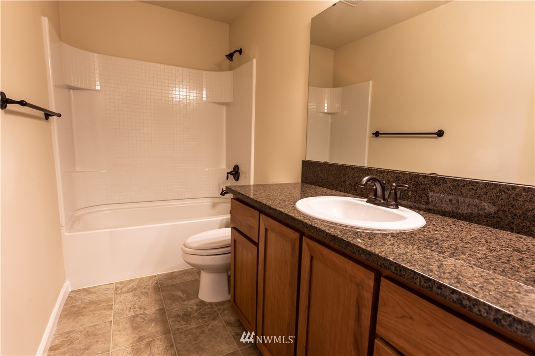 325 Chelan Place Northeast, Unit D2 Renton, WA 98059 - Photo 27 of 29
