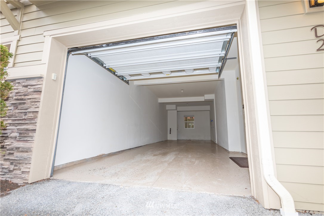 325 Chelan Place Northeast, Unit D2 Renton, WA 98059 - Photo 5 of 29
