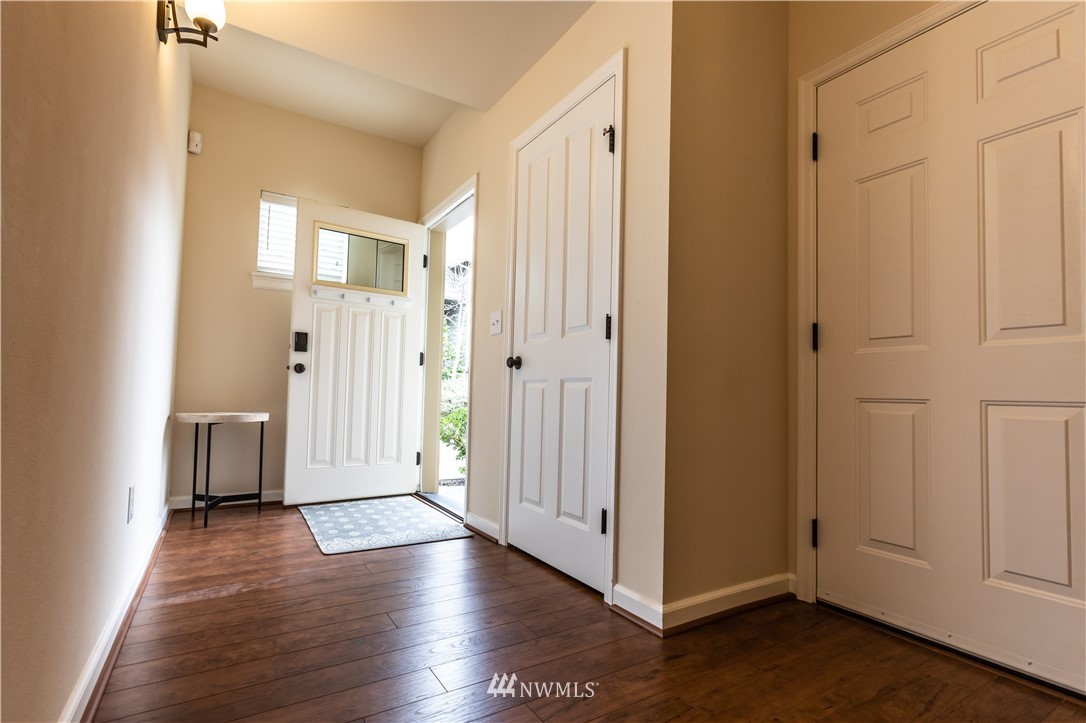325 Chelan Place Northeast, Unit D2 Renton, WA 98059 - Photo 7 of 29