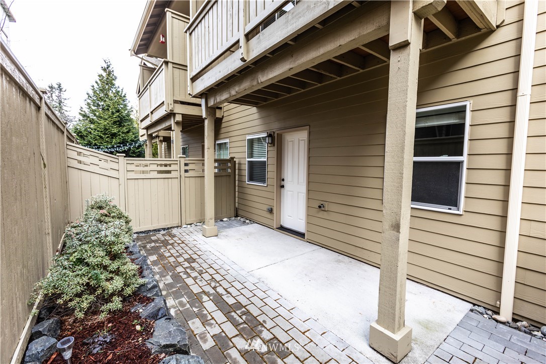 325 Chelan Place Northeast, Unit D2 Renton, WA 98059 - Photo 10 of 29