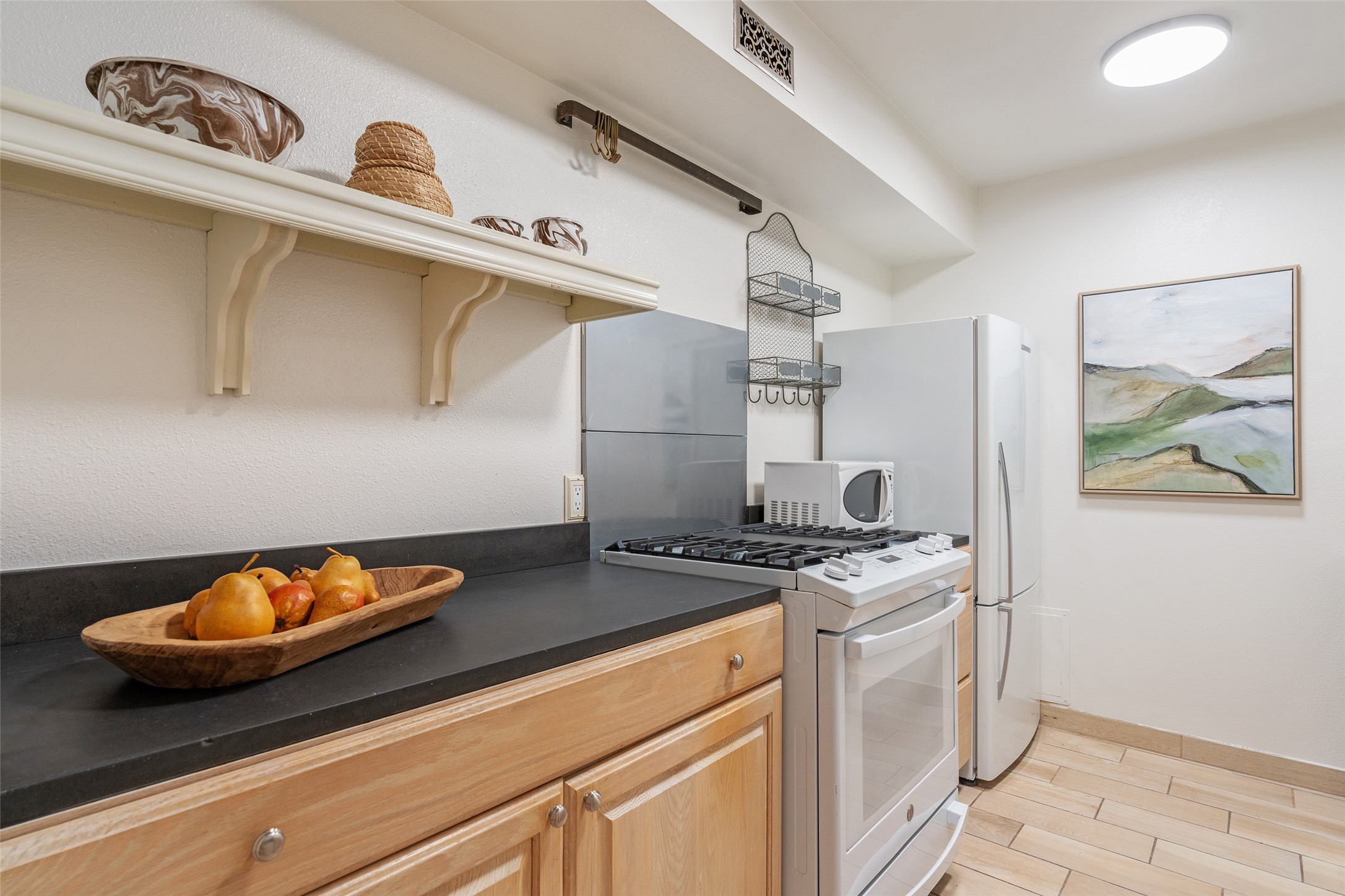 663 Bishops Lodge Road, Unit 50 Santa Fe, NM 87501 - Photo 7 of 16 Kitchen