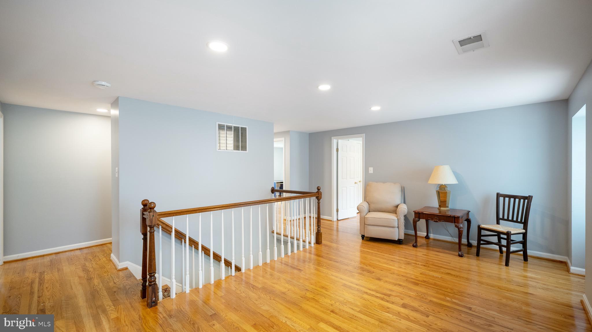 8924 Wooden Bridge Road Potomac, MD 20854 - Photo 17 of 53 Upper level loft