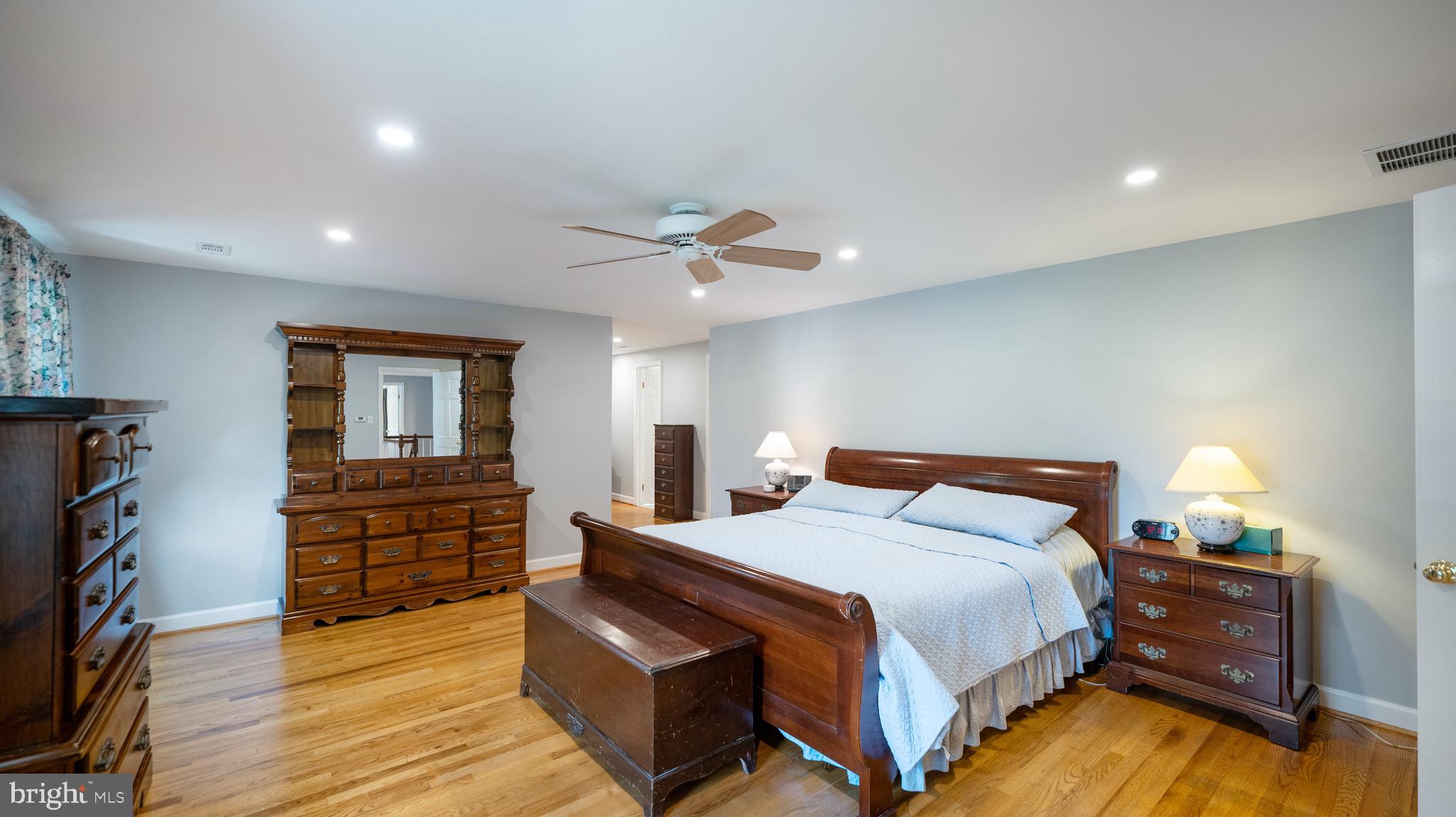 8924 Wooden Bridge Road Potomac, MD 20854 - Photo 18 of 53 Primary Bedroom