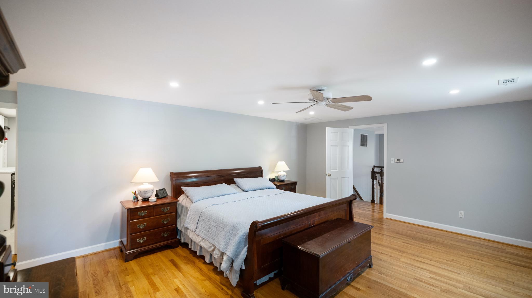 8924 Wooden Bridge Road Potomac, MD 20854 - Photo 19 of 53 Primary Bedroom
