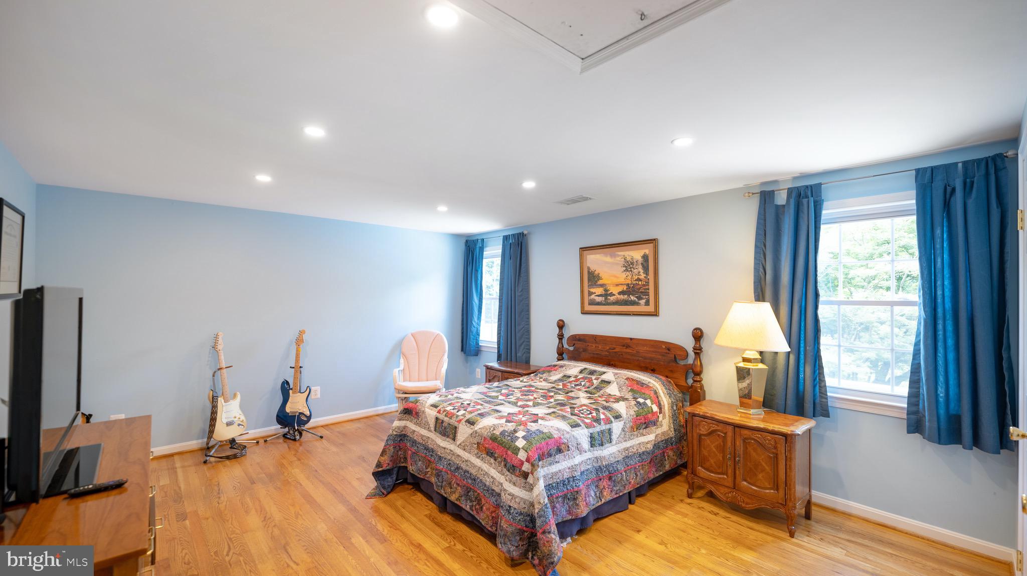 8924 Wooden Bridge Road Potomac, MD 20854 - Photo 26 of 53 Bedroom #2