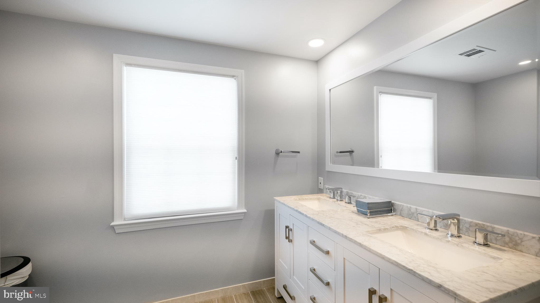 8924 Wooden Bridge Road Potomac, MD 20854 - Photo 29 of 53 Upper level full bath