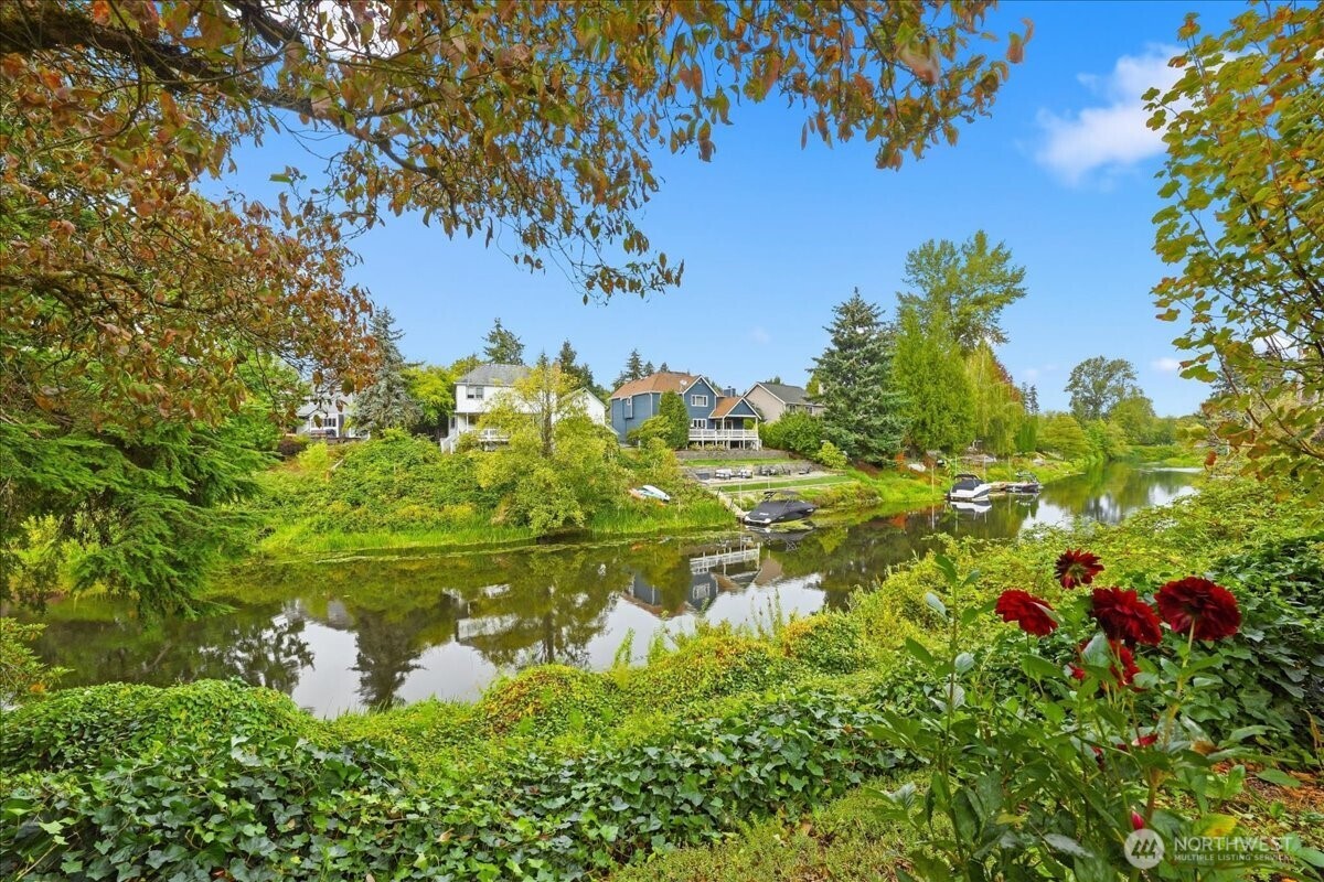 11330 East Riverside Drive, Unit 40 Bothell, WA 98011 - Photo 17 of 18 Gallery Image 17
