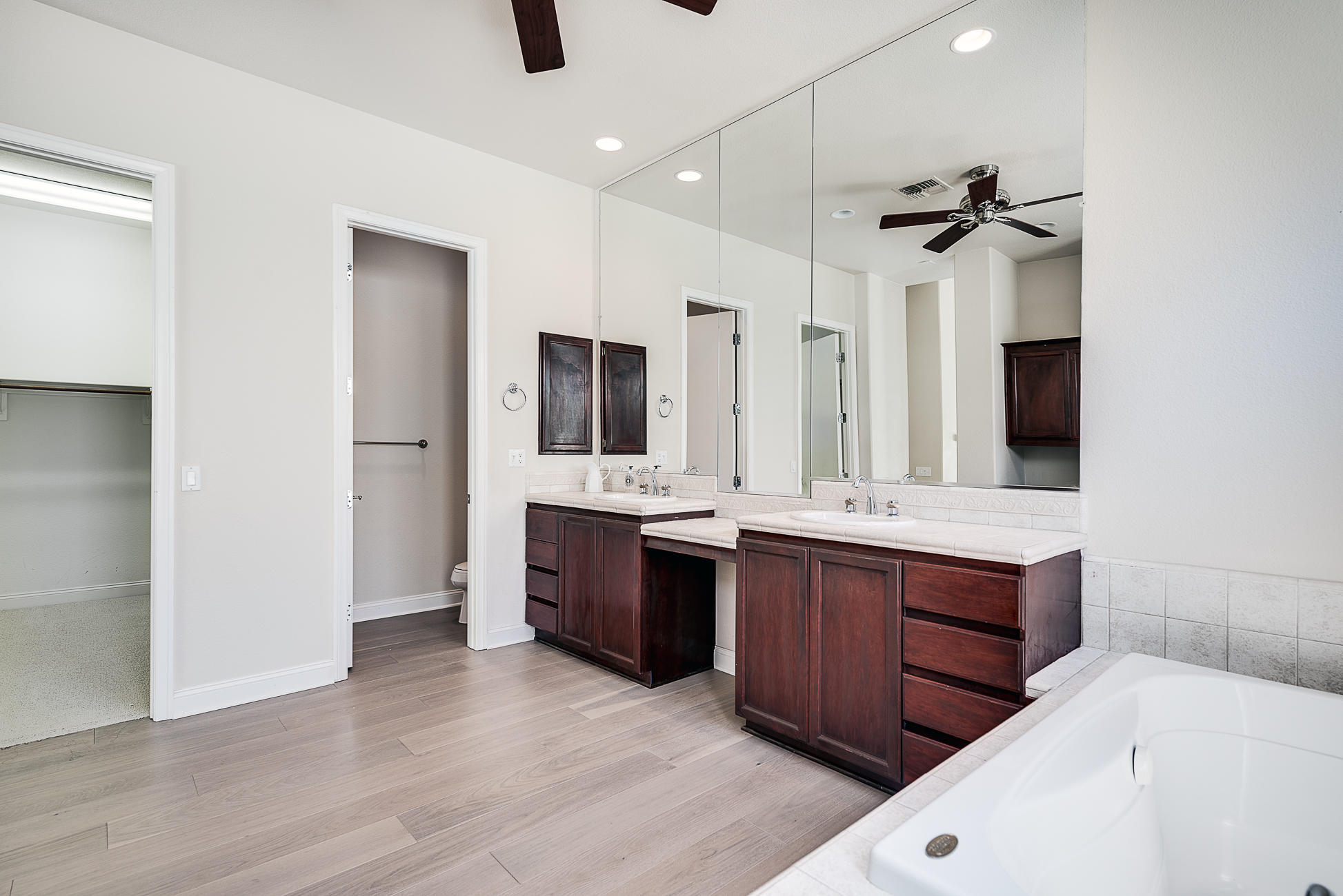 20 Vía Bella Rancho Mirage, CA 92270 - Photo 20 of 26 a large bathroom with a tub sink shower and mirror