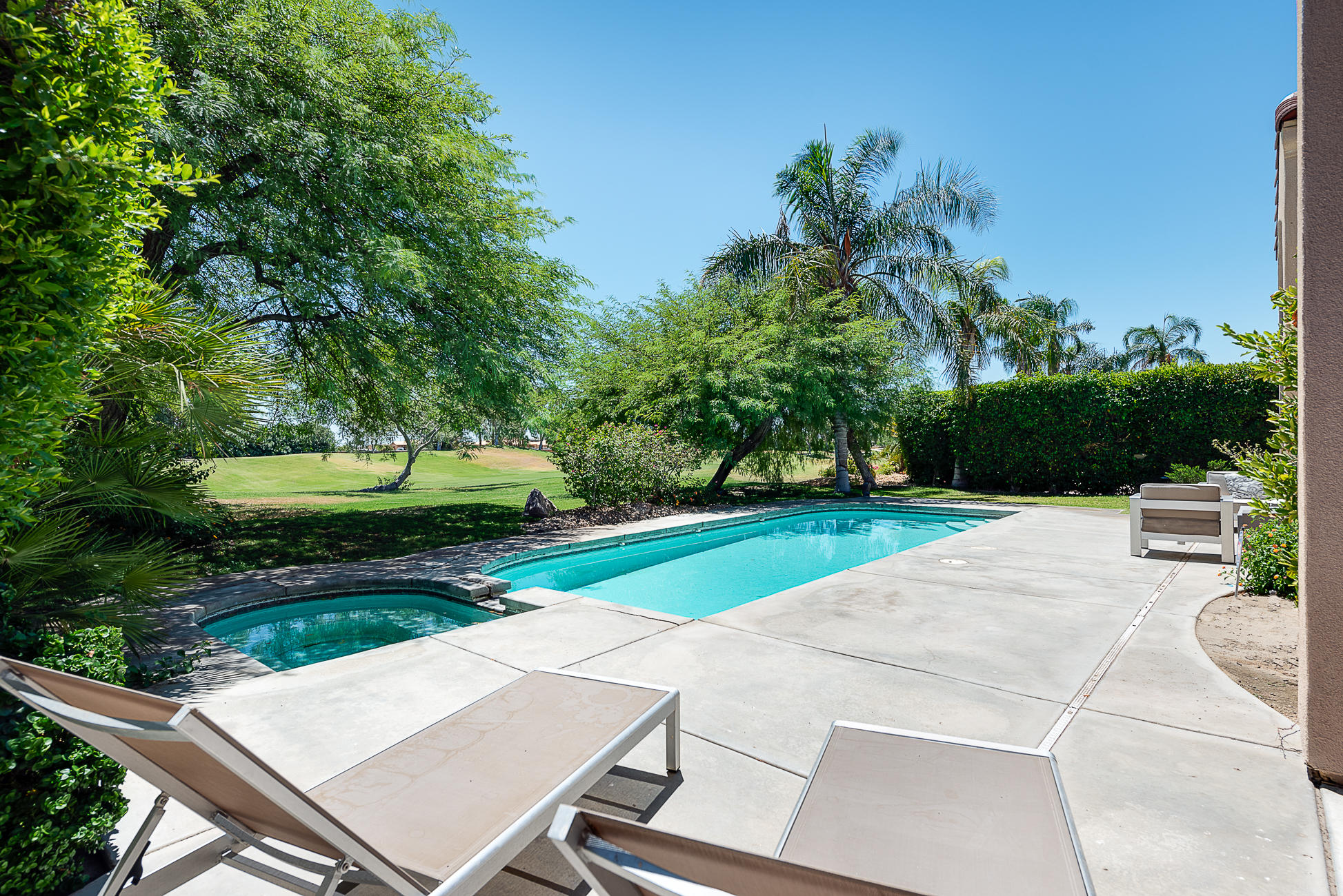 20 Vía Bella Rancho Mirage, CA 92270 - Photo 26 of 26 a view of a backyard with a garden and trees