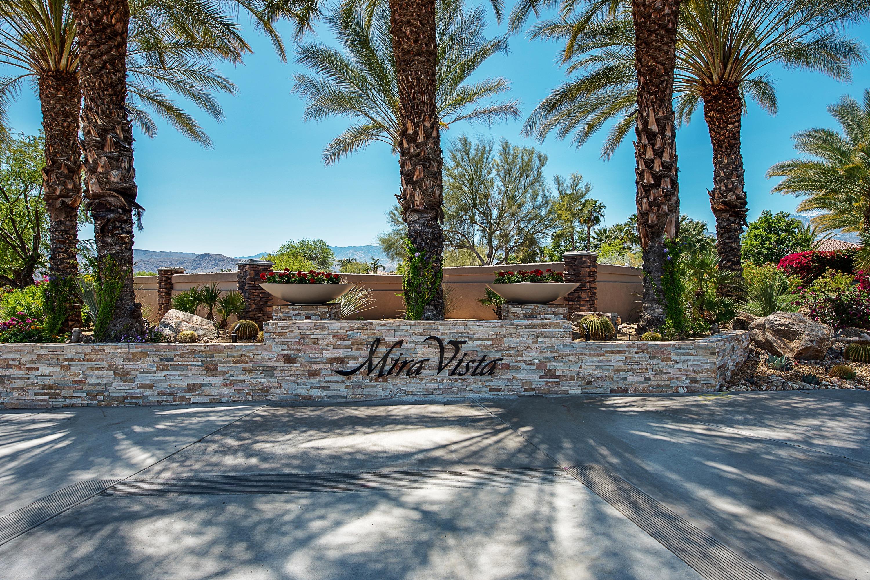 20 Vía Bella Rancho Mirage, CA 92270 - Photo 4 of 26 a view of a backyard with large trees