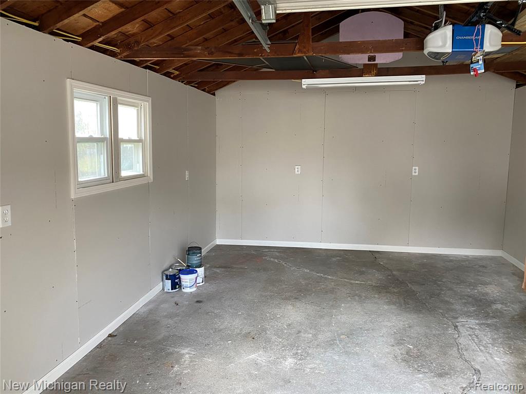 3133 Warick Road Royal Oak, MI 48073 - Photo 7 of 28 Gallery Image 7