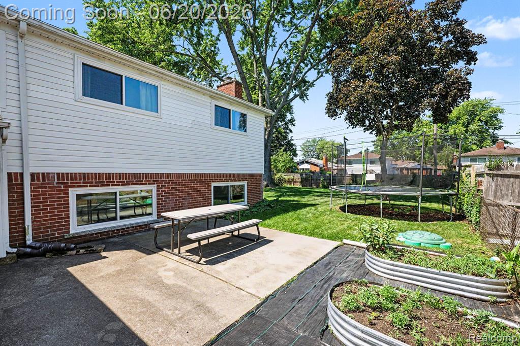 30831 Ridgefield Avenue Warren, MI 48088 - Photo 16 of 17