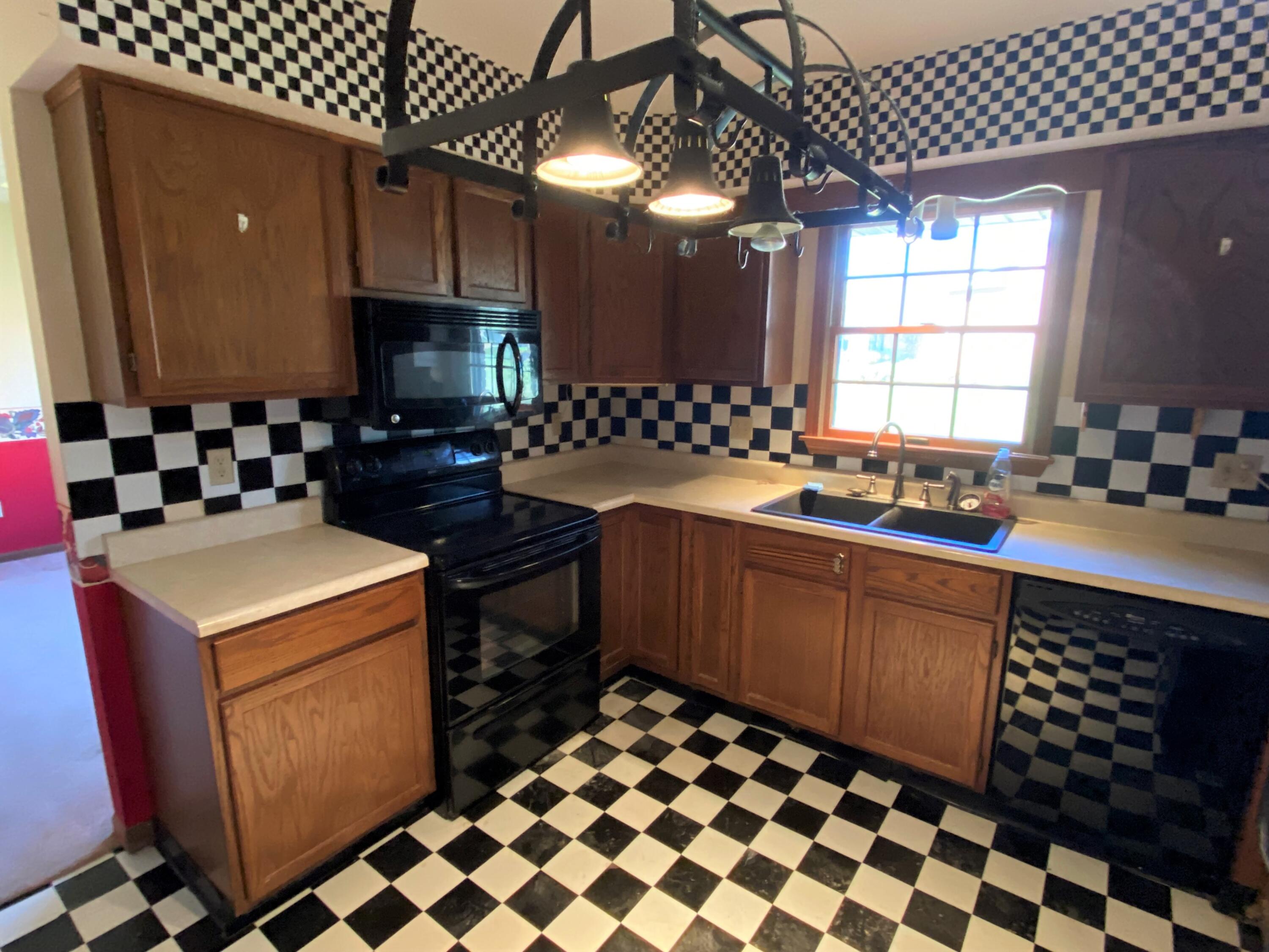 1668 Fox Ridge Drive, Unit 56 Springfield, OH 45503 - Photo 4 of 18