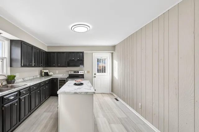 $324,900 | 3720 43rd Avenue South, Minneapolis, MN 55406