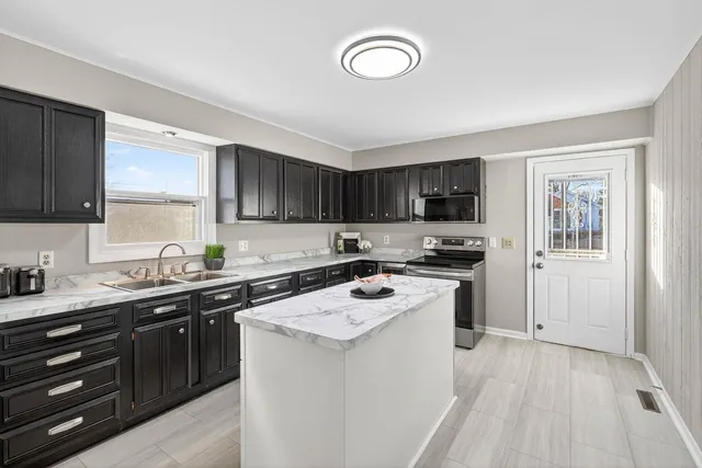 $324,900 | 3720 43rd Avenue South, Minneapolis, MN 55406