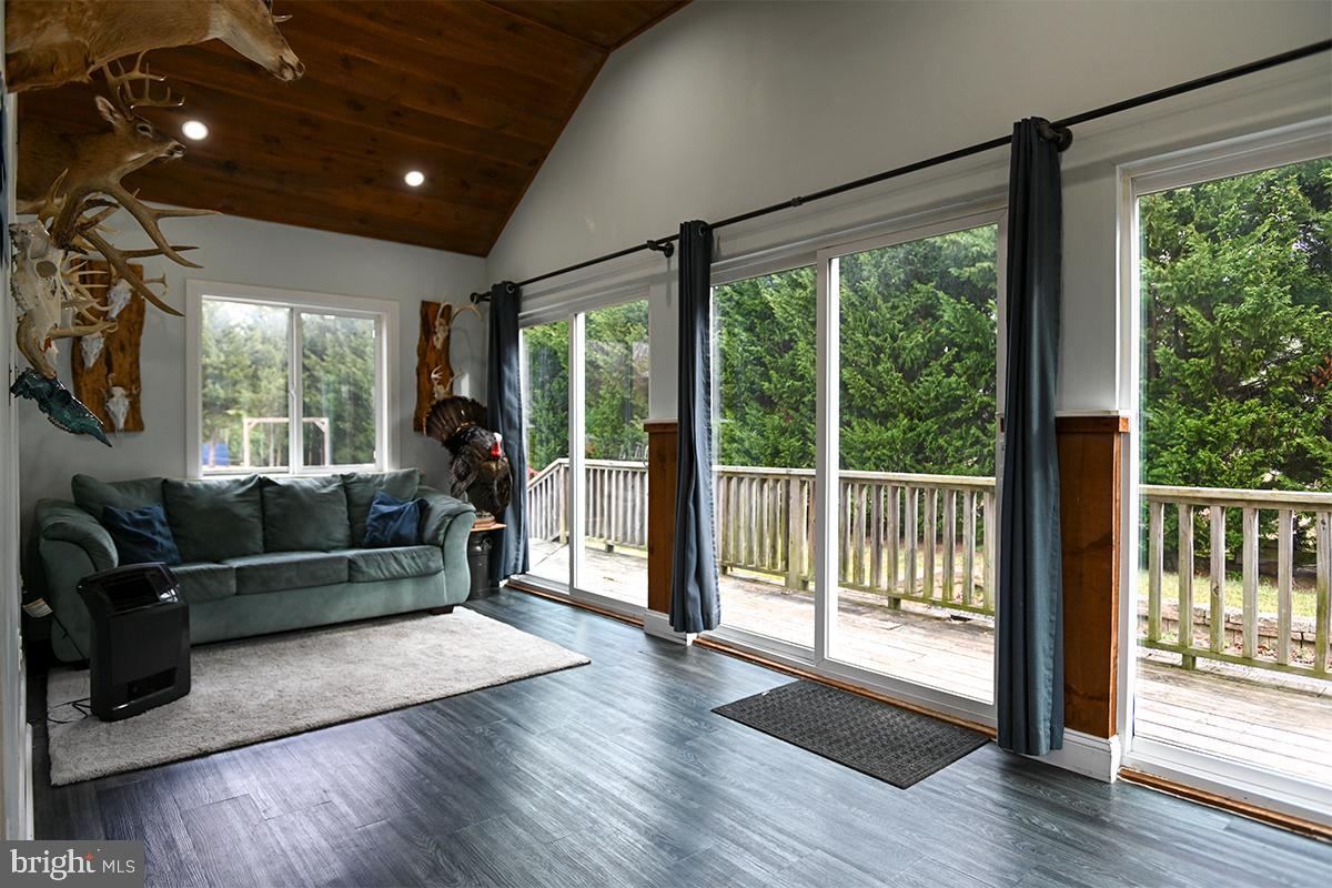 368 Almond Road Pittsgrove, NJ 08318 - Photo 21 of 40 a living room with furniture and a large window