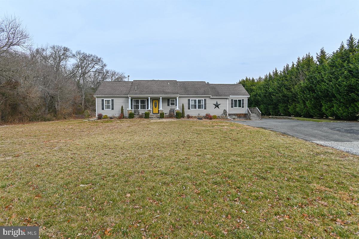 368 Almond Road Pittsgrove, NJ 08318 - Photo 28 of 40 a front view of a house with a yard