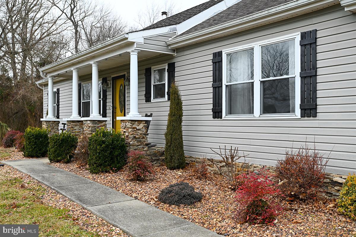 368 Almond Road Pittsgrove, NJ 08318 - Photo 4 of 40 a view of a house with a backyard