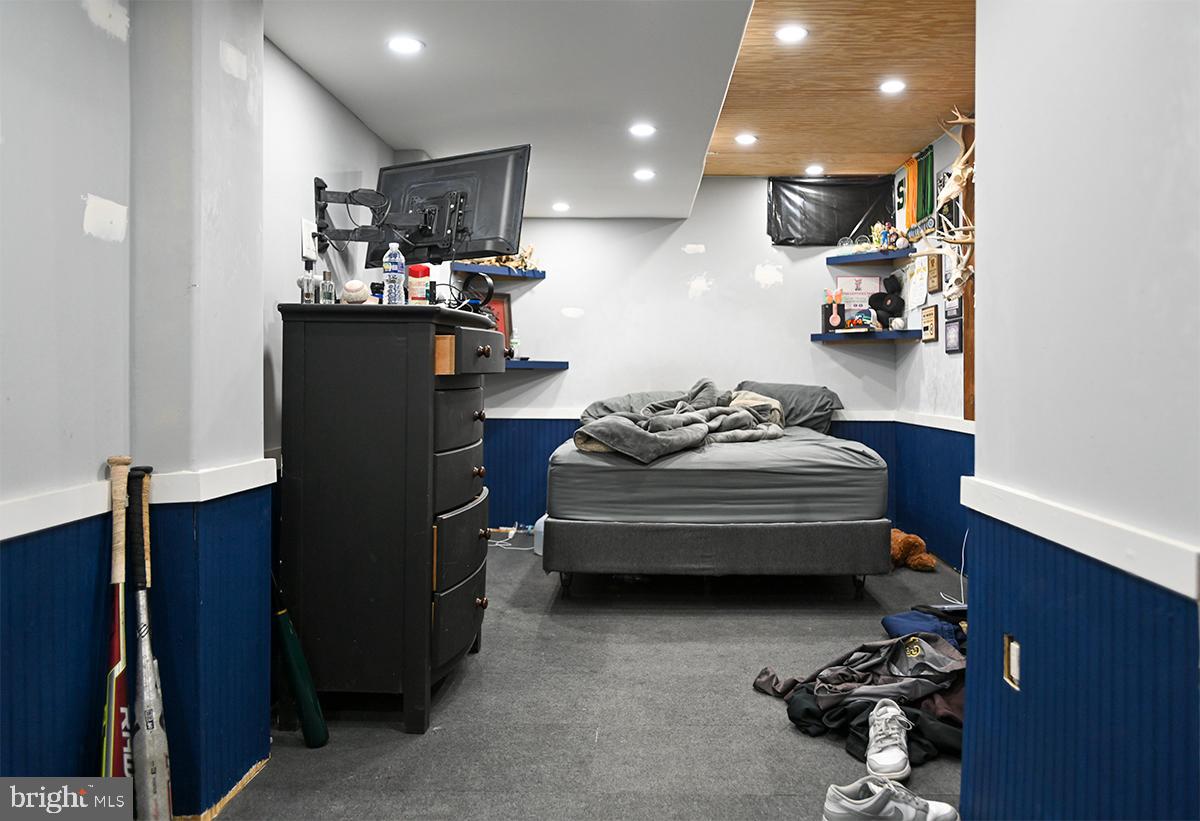 368 Almond Road Pittsgrove, NJ 08318 - Photo 9 of 40 a living room with hard wood flooring and a couch